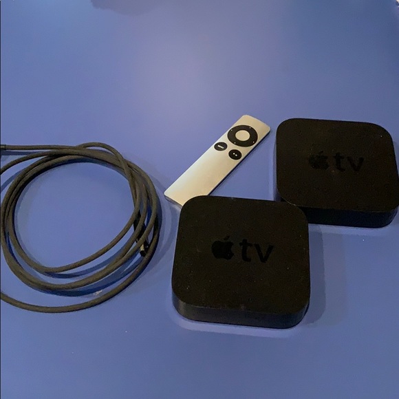 2 Apple TV’s 1 remote 1 hdmi - Picture 1 of 1
